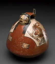 Vase en forme de femme capée